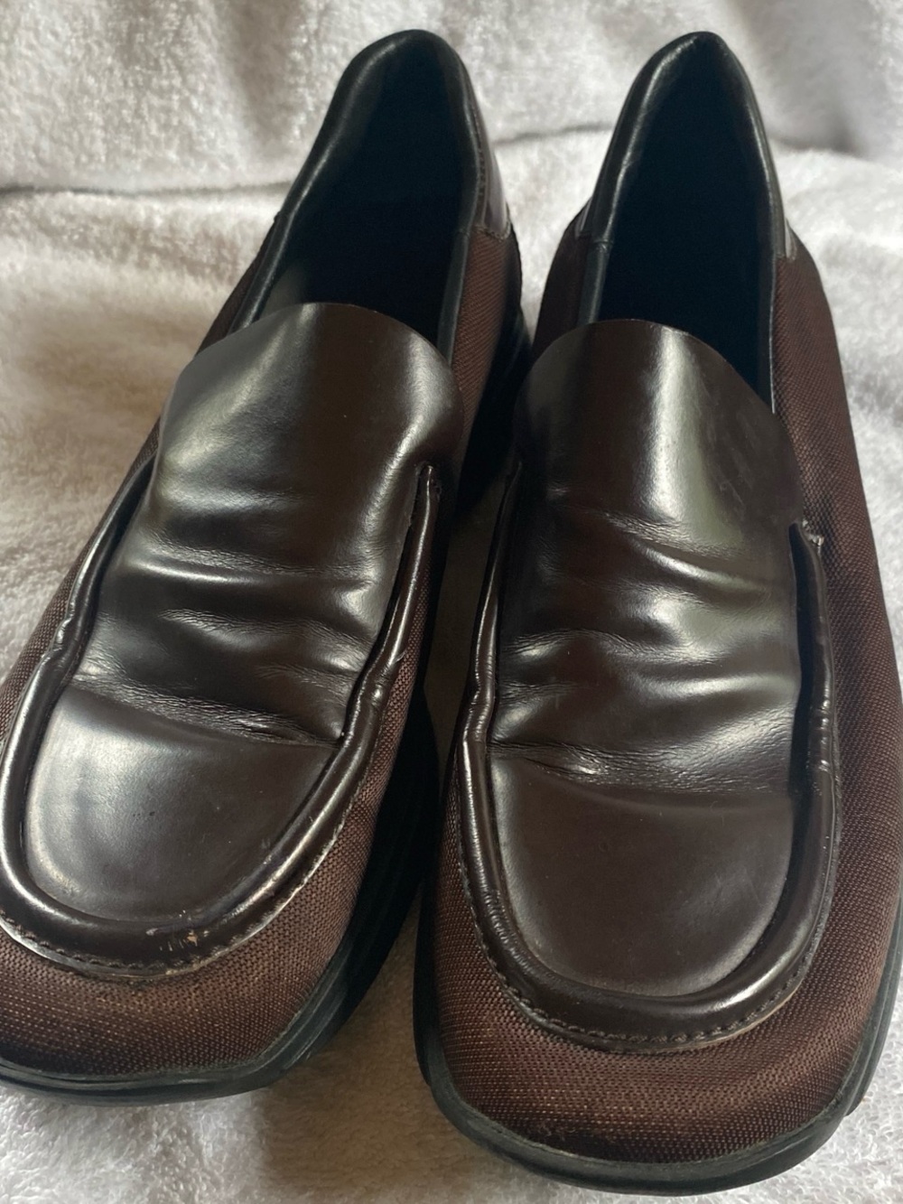 GUCCI women’s size 9B Brown Slip-On Leather Loafers